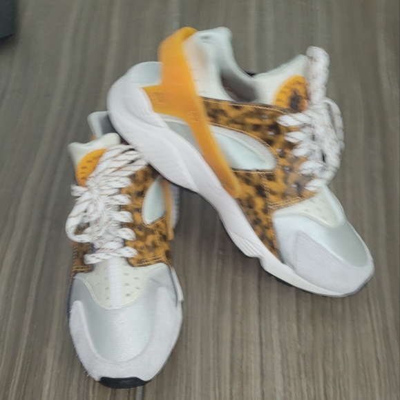 Nike Air Huarache Phantom Light Curry - Limited Edition - Picture 2 of 3